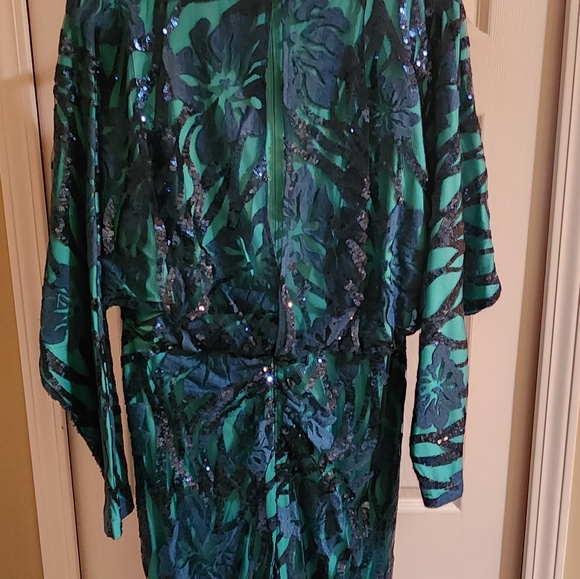 TADASHI SHOJI Elegant Peacock Blue/Green Sequin Dress - Picture 14 of 17